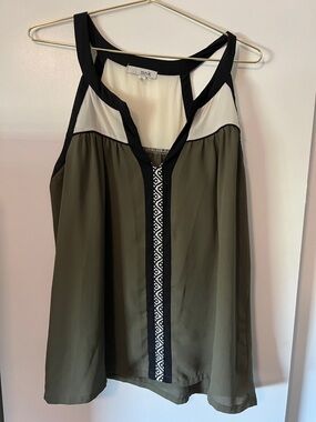 mnk Olive & Ivory Sleeveless Embroidered-Trim Camisole